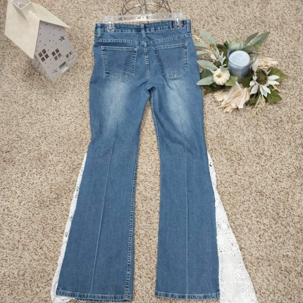 3460 Size 6 Lei Upcycled Bell-Bottoms with White Crochet Bells. - Picture 4 of 5